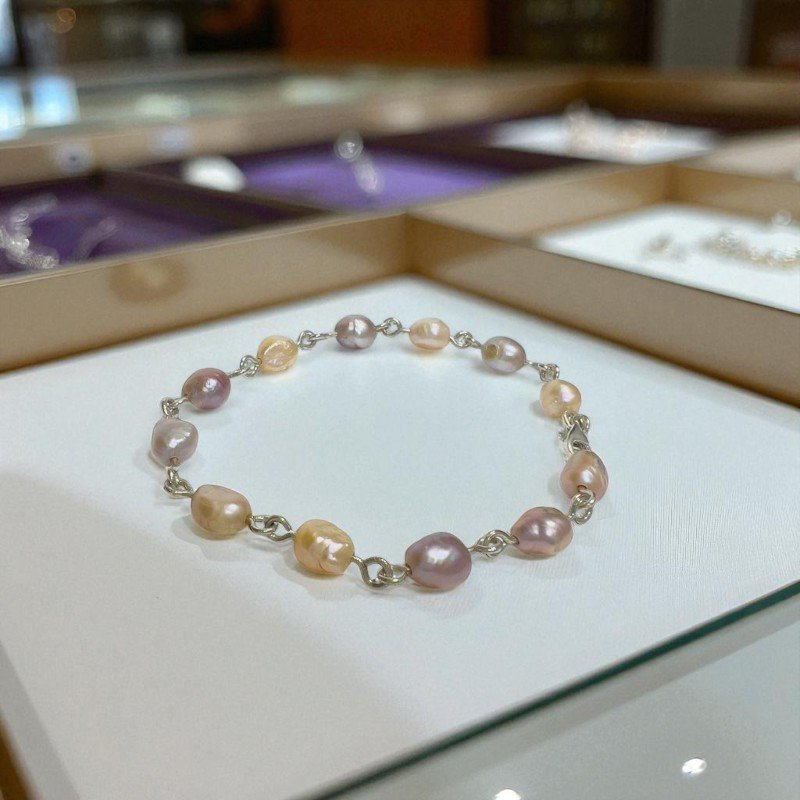 Pulsera Perlas De Río Y Broche Mosquetón